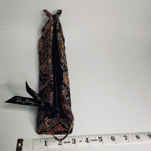 $5 when Bundled with 2 other items. 
Lot of 2 -Vera Bradley Kensington Pattern - Picture 9 of 14